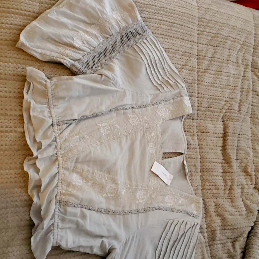 NWT American Eagle. Lrg